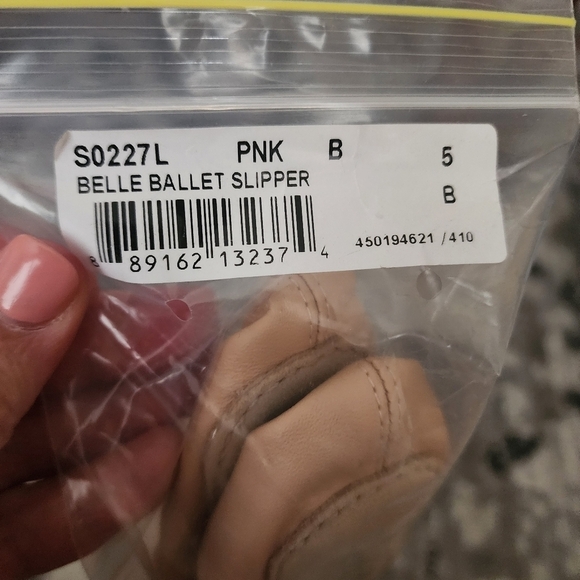 Q4 - Bloch Belle Ballet Slippers - Picture 6 of 9